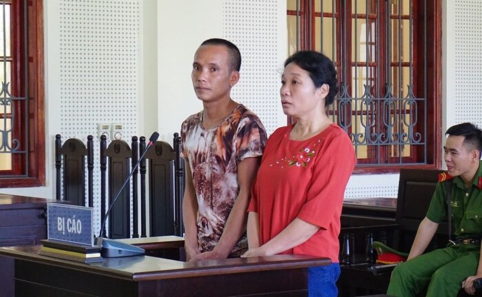 Nguyên cán bộ chi hội Phụ nữ tự bán mình vì món nợ 20 triệu đồng...