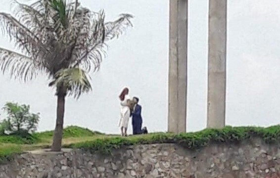 Tranh cãi về nhân vật bí ẩn được Vũ quỳ gối cầu hôn trong Về nhà đi con là ai?