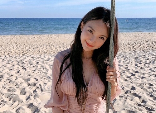 Dân mạng phát sốt với hotgirl du học vừa xinh xuất sắc vừa giỏi kiếm tiền