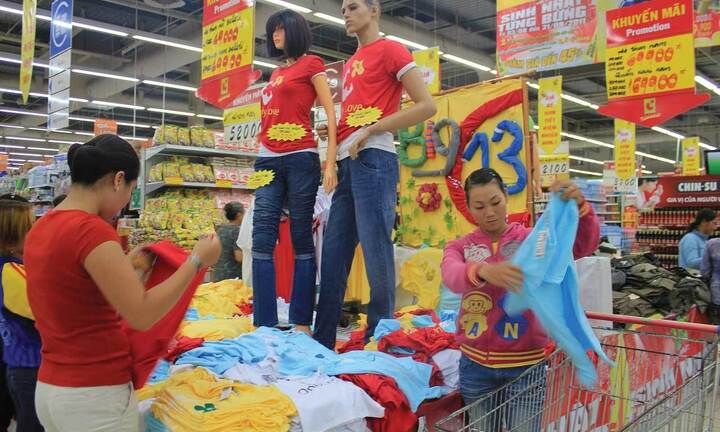 Bộ Công Thương vào cuộc vụ Big C bất ngờ dừng nhập hàng may mặc