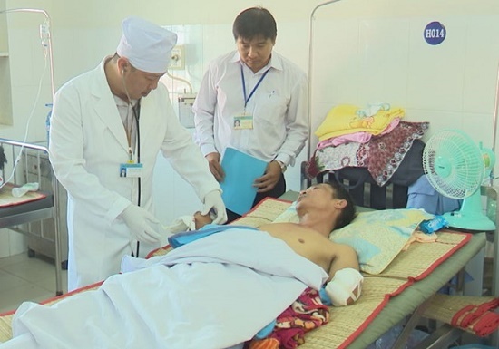 Tai nạn lao động, người đàn ông bị đứt lìa 2 cánh tay