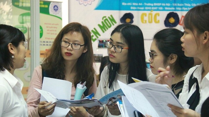 Cử nhân sư phạm phải hoàn trả học phí nếu không làm đúng ngành sau 2 năm tốt nghiệp