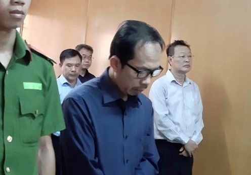 Nguyên cán bộ tín dụng gài bẫy bạn thân của mẹ, tráo trở biến chủ nợ thành con nợ