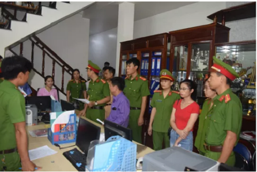 Khởi tố bị can, bắt tạm giam Phó Giám đốc và kế toán doanh nghiệp Tuyết Liêm