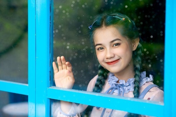 Nữ du học sinh Lào gây thương nhớ vì quá xinh đẹp lại biết 5 thứ tiếng
