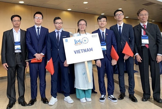 Đoàn Việt Nam giành 3 Huy chương Vàng Olympic Vật lý quốc tế 2019