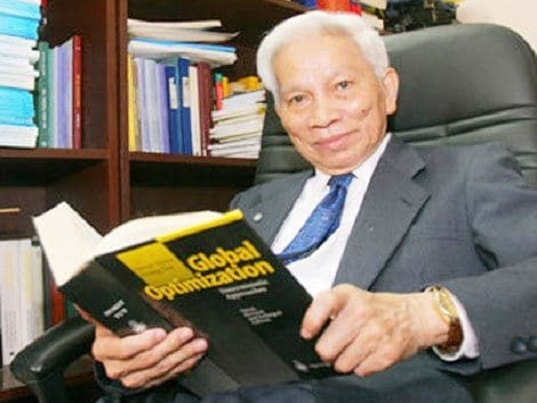 Vô cùng thương tiếc Giáo sư Hoàng Tụy