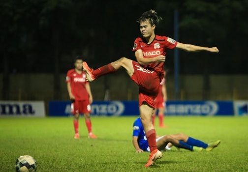 Vòng 15 V-League: Hành động không đẹp của Văn Toàn trong trận HAGL thua thảm