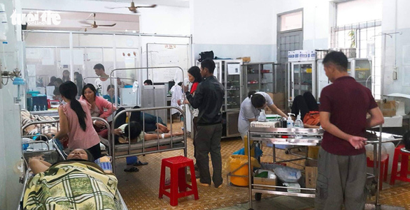 Vụ hơn 300 người nhập viện sau ăn tiệc cưới ở Đắk Lắk: Hai cơ sở bị tạm ngừng kinh doanh 