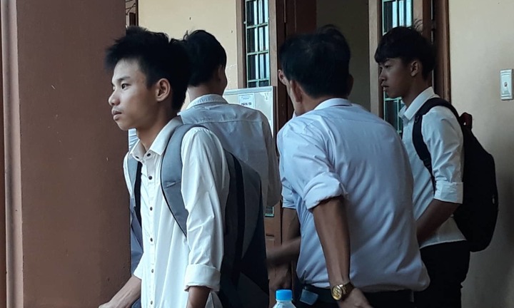 Ngỡ ngàng với số điểm của nam sinh Quảng Trị nén nỗi đau mất cha dự thi THPT quốc gia