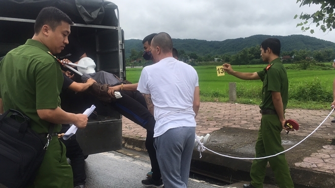 Vụ nữ sinh giao gà bị sát hại ở Điện Biên: Cận cảnh Lường Văn Hùng thực nghiệm hiện trường