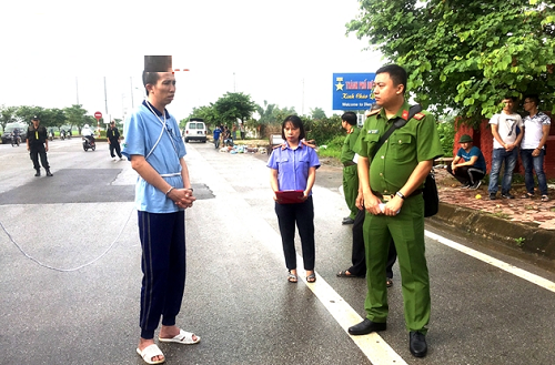 Thực nghiệm hiện trường vụ sát hại nữ sinh giao gà ở Điện Biên: Bùi Văn Công diễn lại hành vi phạm tội