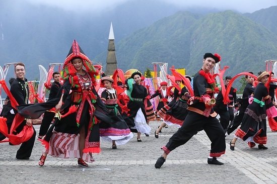 Yêu Tây Bắc, phải xem “Vũ điệu trên mây”! 