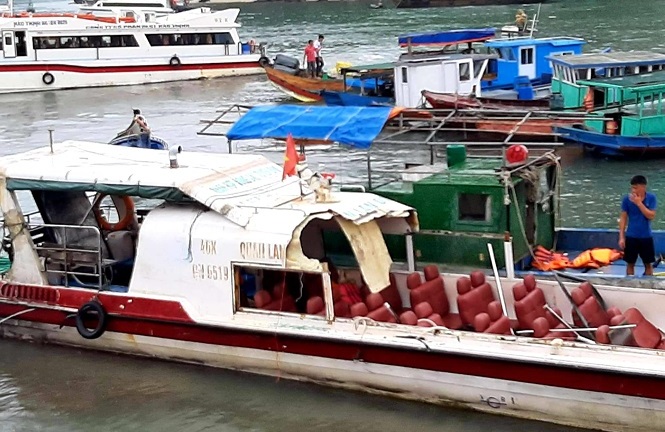 Tàu cao tốc bị tông tung nóc sau cú va chạm cực mạnh, 46 hành khách la hét hoảng loạn
