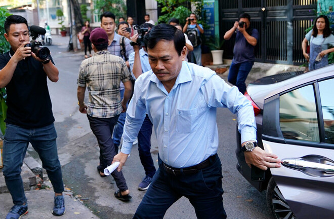 Không đủ cơ sở kết luận bàn tay trái của ông Nguyễn Hữu Linh chạm vào cơ thể bé gái