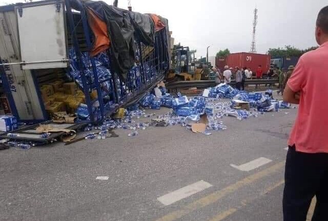 Hiện trường thảm khốc vụ tai nạn 5 người bị xe tải lật đè tử vong ở Hải Dương