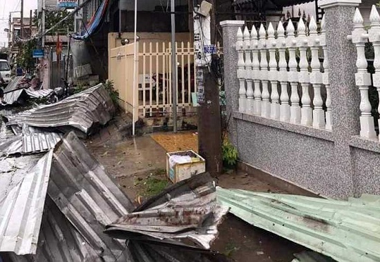 An Giang: Mưa dông lớn làm hơn 600 ngôi nhà bị sập và tốc mái, 1 người bị sét đánh tử vong