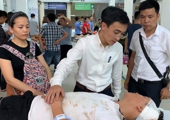 Vụ xe khách tông xe container ở Tuyên Quang: Thầy giáo bàng hoàng kể lại giây phút gặp nạn