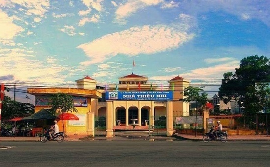 Hải Dương: Trèo lên mái nhà kiểm tra dây điện, phó giám đốc trượt chân ngã tử vong