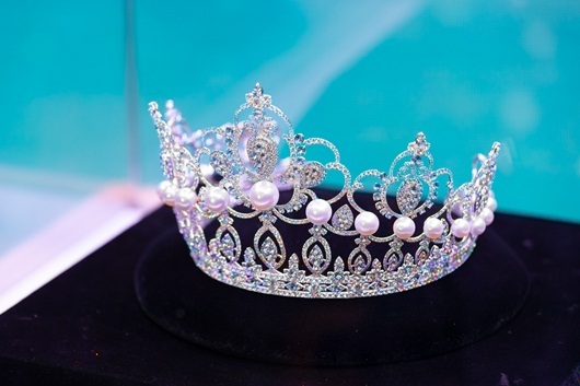 Cận cảnh vương miện lộng lẫy 3 tỷ đồng của Miss World Việt Nam 2019