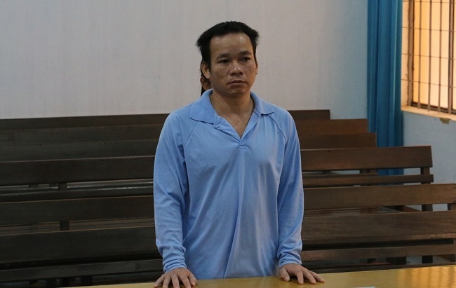 Đắk Lắk: Tuyên phạt hơn 17 năm tù gã cha dượng đồi bại 9 lần hiếp dâm con gái riêng của vợ