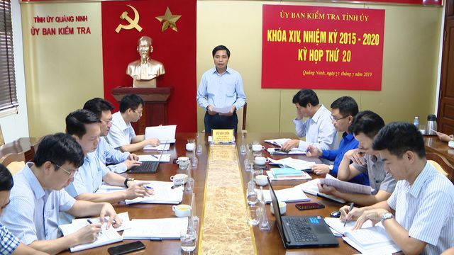 Xem xét xử lý kỷ luật Phó Chủ tịch UBND huyện Vân Đồn, Quảng Ninh