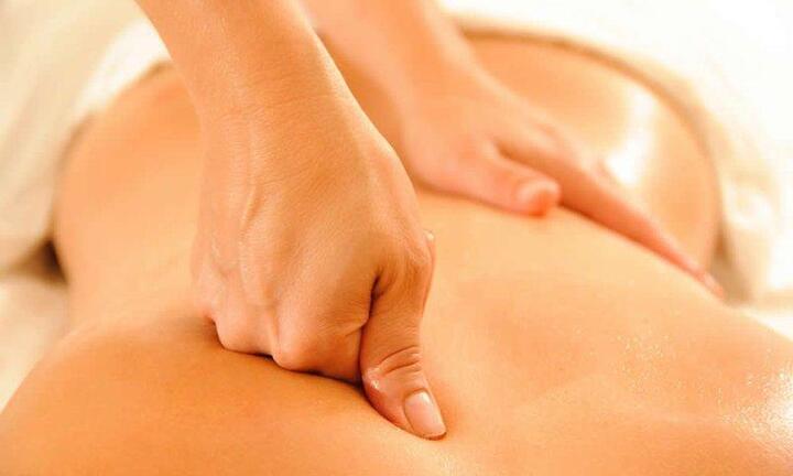 Chia sẻ phương pháp bấm huyệt chữa bệnh thoát vị đĩa đệm