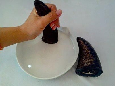 Tiền mất tật mang vì tin sừng tê giác là thần được, chữa được cả ung thư