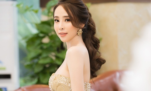 Quỳnh Nga diện váy khoe vòng một nóng bỏng, chia sẻ