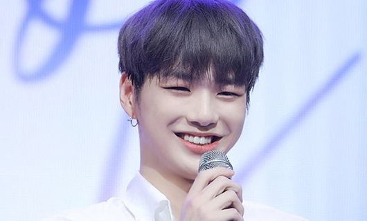 Kang Daniel xin lỗi người hâm mộ sau khi lộ chuyện hẹn hò với Jihyo