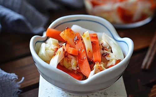 Thay vì luộc, rau củ chế biến cách này để cả tuần trong tủ lạnh vẫn ăn cực ngon