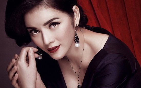 Diễn viên Lý Nhã Kỳ: “Bản năng sinh tồn giúp tôi đứng dậy, bảo vệ mình khỏi cám dỗ”