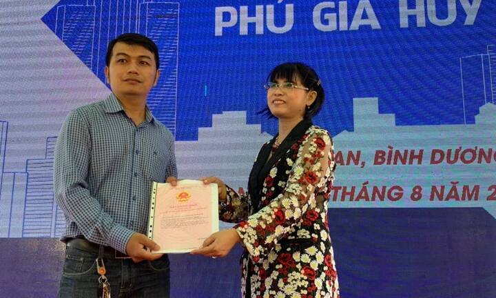 Dự án Phú Hồng Thịnh: Nhiều khách hàng vui mừng vì được trao sổ hồng sớm hơn mong đợi