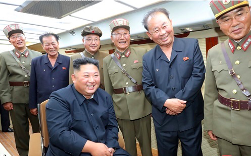 Ông Kim đích thân giám sát vụ thử tên lửa thứ 5 trong 2 tuần 