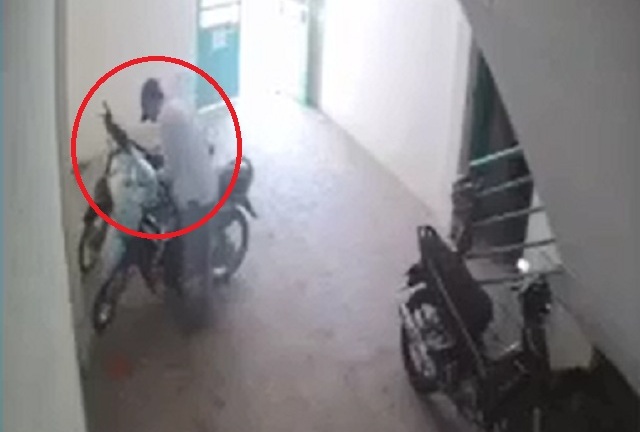 Video: Nam thanh niên vào khu trọ 