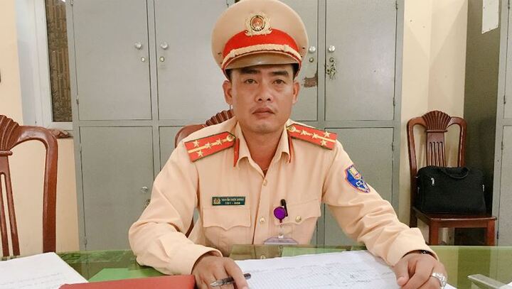 Được CSGT cứu giúp, đại tá quân đội về hưu viết thư cảm ơn