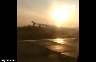 Video: Khoảnh khắc đàn chim đâm thẳng vào máy bay Nga chở 233 người, suýt gây hậu quả khủng khiếp