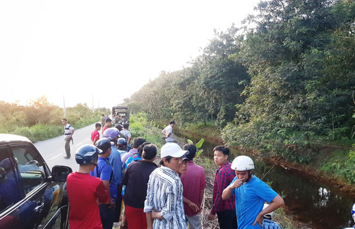 Tin tức pháp luật mới nóng nhất hôm nay 17/8/2019: Thi thể tài xế xe ôm bên mương nước với nhiều vết thương