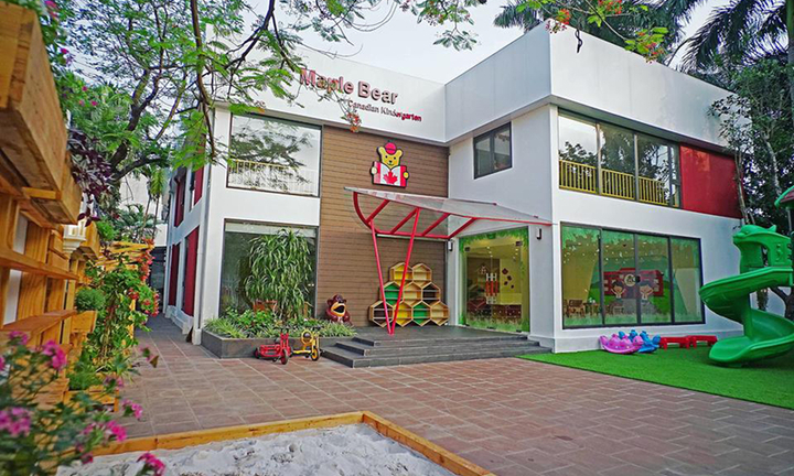 Học phí tại trường mầm non  Maple Bear có cô giáo nhốt trẻ trong tủ đồ một năm bao nhiêu?