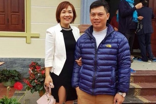 Nhặt được số tiền lớn, vợ chồng Thiếu tá công an tìm người đánh rơi trả lại