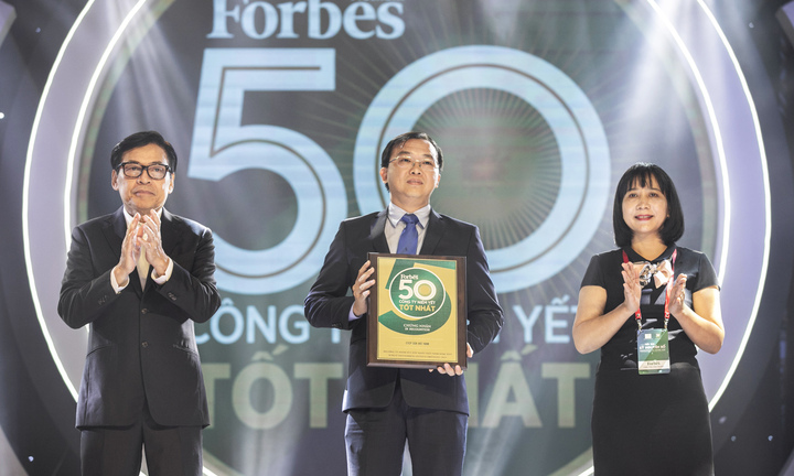 Vinamilk liên tục nằm trong Top doanh nghiệp niêm yết xuất sắc của Việt Nam và châu Á 