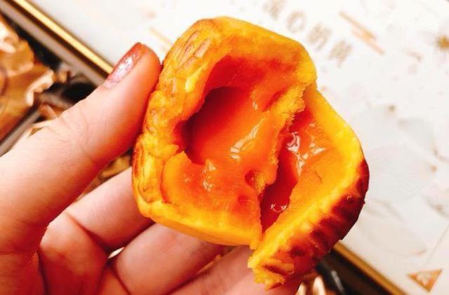 Cận cảnh bánh Trung thu giá siêu rẻ bán tràn ngập thị trường