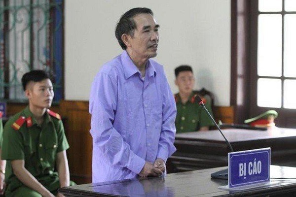 Phiên tòa đầy ám ảnh của những người con có bố sát hại mẹ