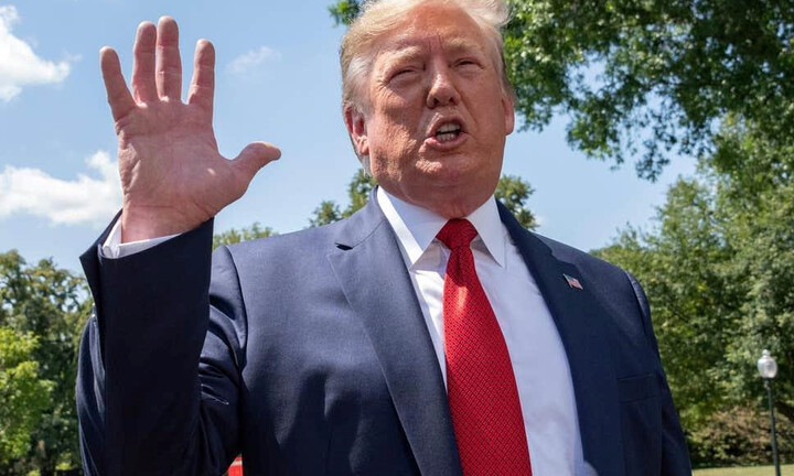 Tổng thống Trump đáp trả nâng thuế với hàng Trung Quốc lên 30%