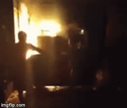 Điều tra vụ máy gặt lúa hơn 300 triệu của Bí thư thôn bốc cháy ngùn ngụt trong đêm