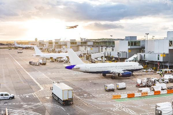 Sự tăng trưởng nhanh chóng của ngành hàng không và LOGISTICS thế giới