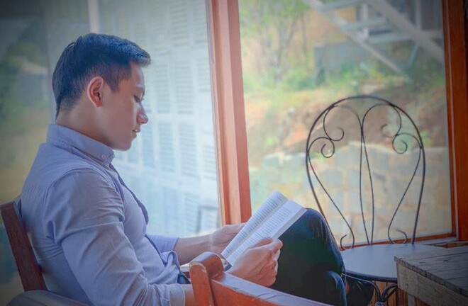 “Thầy giáo soái ca” gây sốt cộng đồng “mê trai” nhờ sở hữu body 6 múi, cơ bắp cuồn cuộn