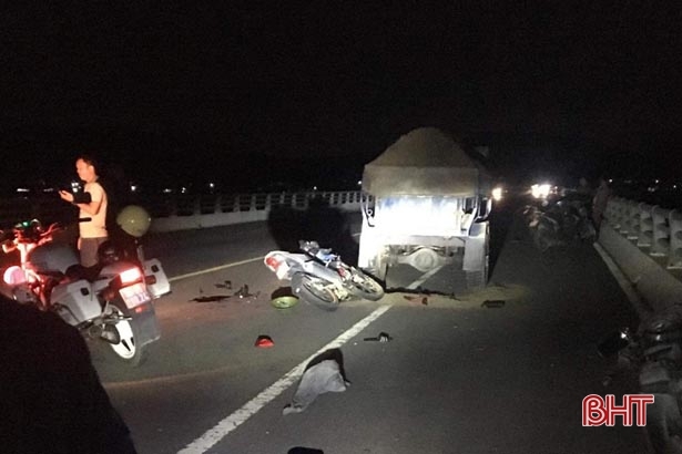 Đâm vào xe công nông do cậu điều khiển, cháu tử vong