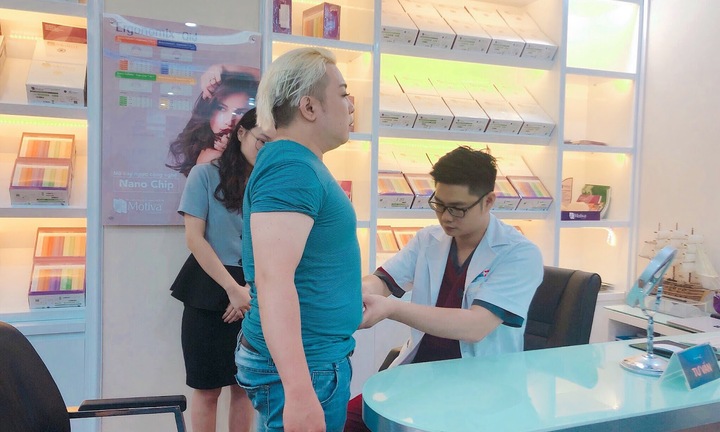 Chàng ca sĩ Philipine chọn Việt Nam để lột xác thành “soái ca 6 múi