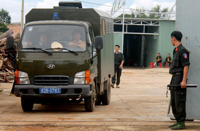 Bộ Công an đột kích 
